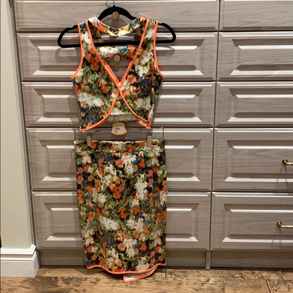 Pattern Skirt/Top Set - Picture 2 of 9